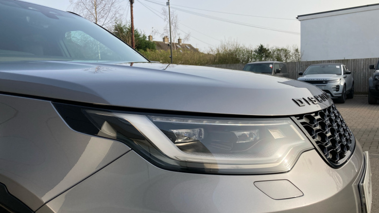 Land Rover Discovery 3.0 D300 Dynamic SE 5dr Auto Diesel Station Wagon